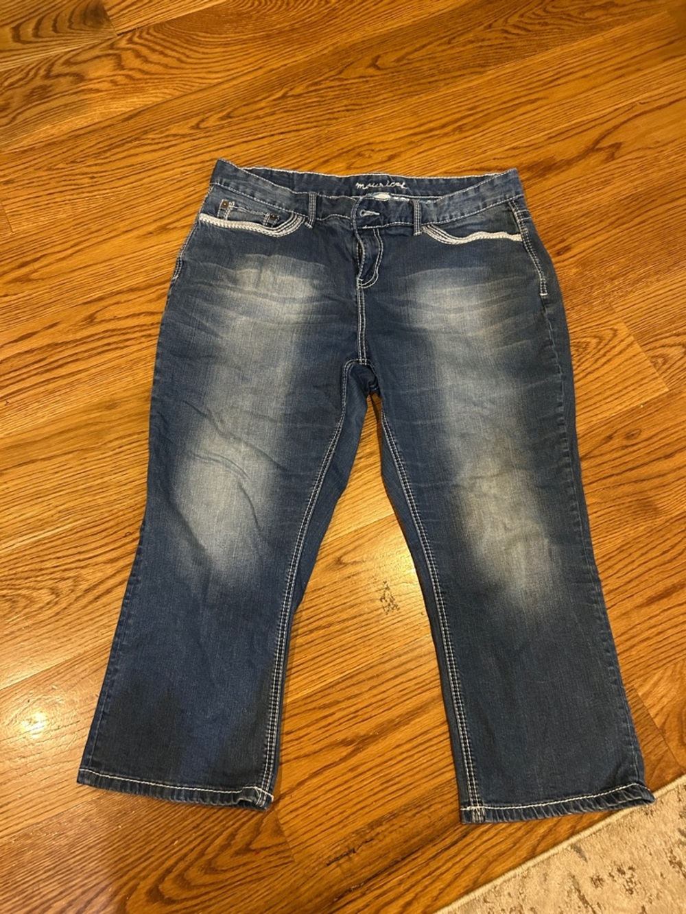 Maurice’s Curvy Capri Dark Wash Cropped Jeans with Whisker Fade size 18